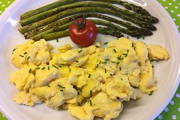 Spicy Scrambled Eggs with Garlic