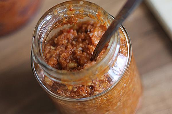 Spicy Tomato Pesto