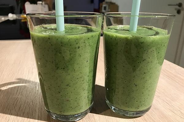 Spinach Banana Kiwi Smoothie