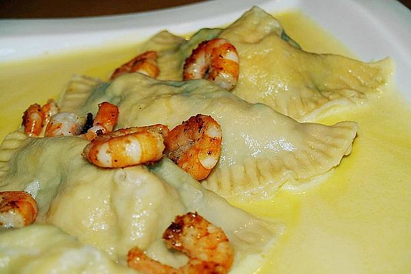 Spinach Leaves – Salmon – Crayfish – Dumplings
