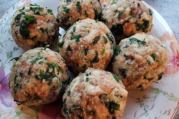 Spinach Pretzel Dumplings À La Conny