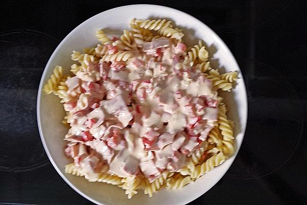Spirelli with Creamy Cheese Sauce