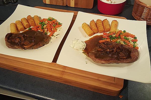 Steak with Mushroom Sauce
