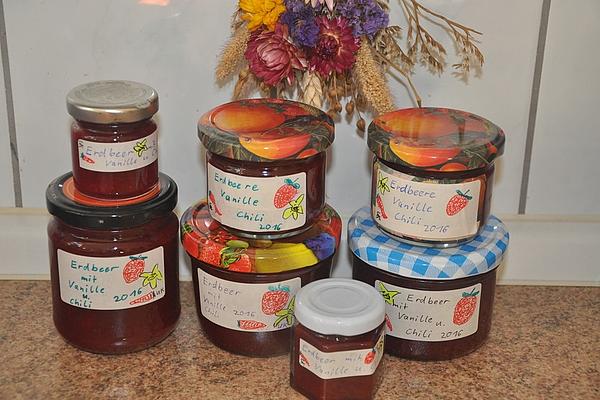 Strawberry Jam with Vanilla and Chilli