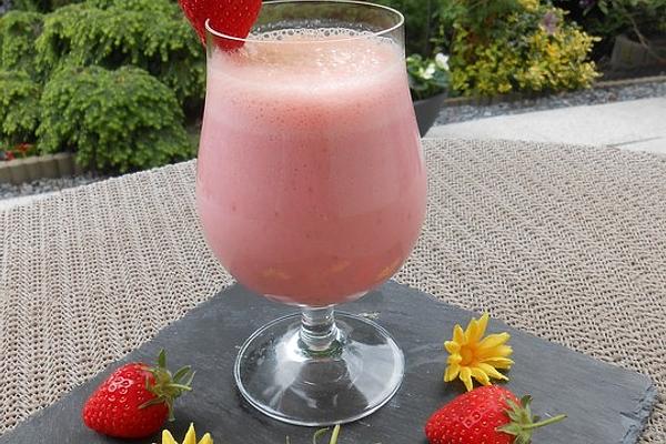 Strawberry Kefir Shake with Elderflower Syrup