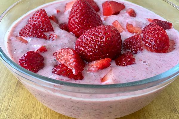 Strawberry Overnight Oats