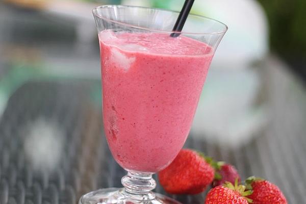Strawberry – Raspberry – Lime Shake