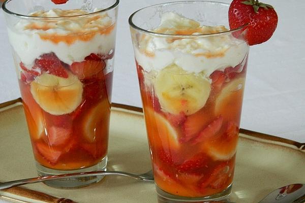 Strawberry Salad with Yogurt