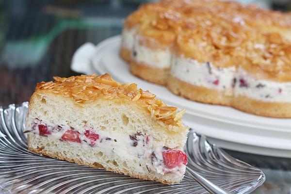 Strawberry Stracciatella Bee Sting