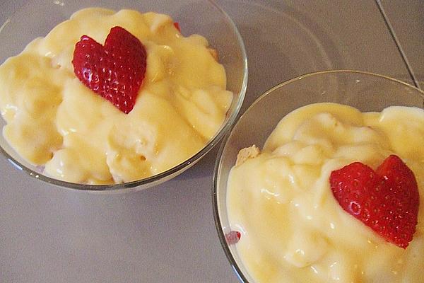 Strawberry – Vanilla – Trifle with Rusks