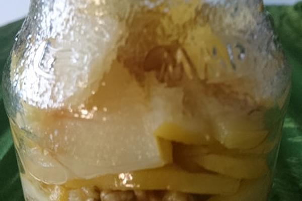 Sweet Boiled-down Quinces with Walnuts