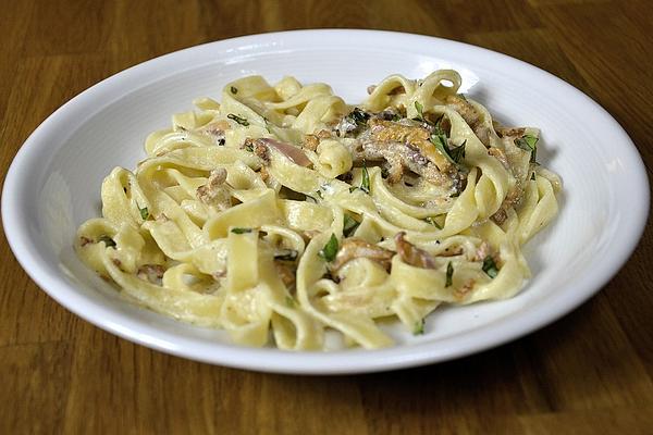 Tagliatelle with Chanterelle Cream Sauce