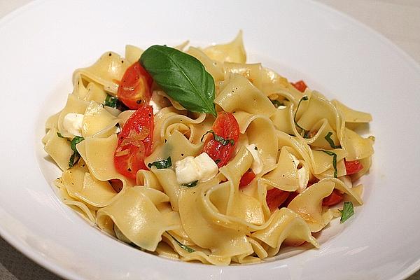Tagliatelle with Fresh Tomatoes, Mozzarella and Basil