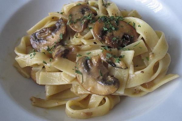 Tagliatelle with Mushrooms in Truffle and Egg Cream