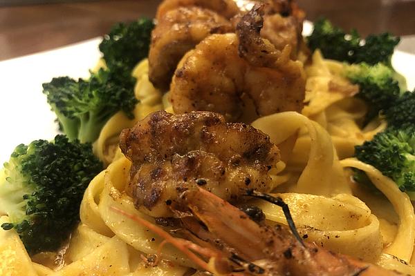 Tagliatelle with Prawns in Crustacean Saffron Sauce