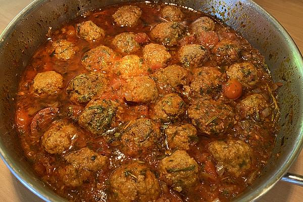 Tapas Albondigas – Spanish Meatballs in Fruity Sauce