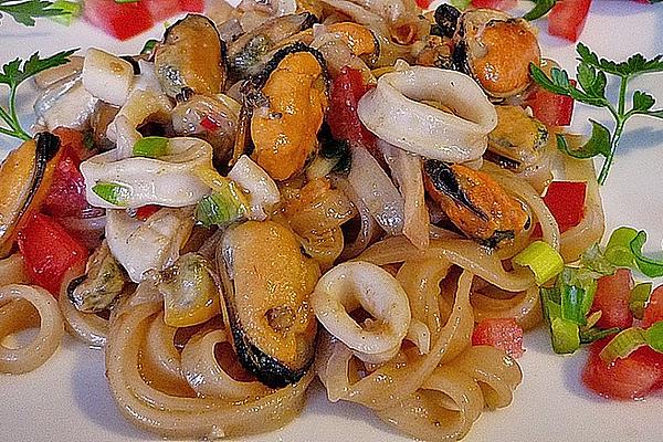 Töginger Rice Noodles with Seafood from Wok