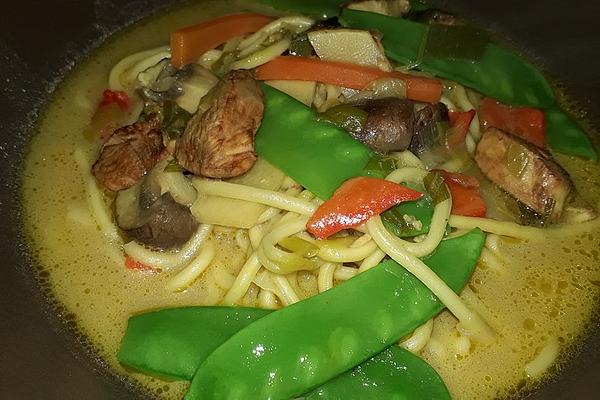 Thai Curry Soup with Chicken and Mie Noodles