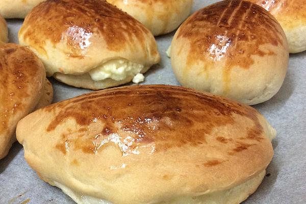 Tiropitakia with Yeast Dough