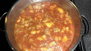 Sweet Chinese Tomato Soup with Chicken