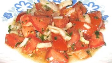 Tomato and Peach Salad À La Gabi