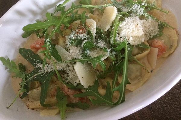 Tortellini in Tomato and Cheese Sauce