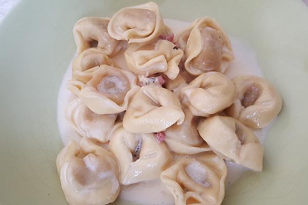 Tortellini with Ham and Cream Sauce