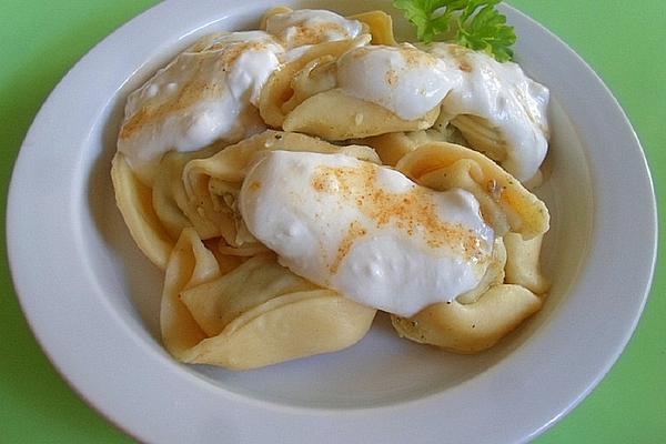 Tortelloni with Yogurt Sauce