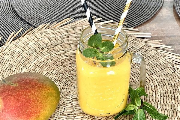 Tropical Drink Against Sunday Blues