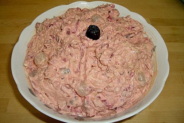Tuna Salad with Beetroot and Pearl Onions