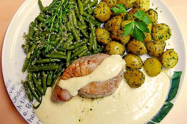 Tuna Steaks with Creamy Pepper Sauce