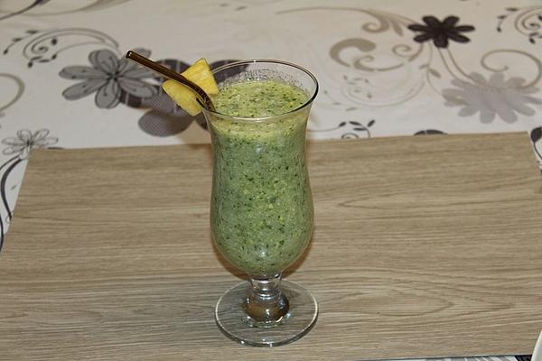 Vegan Savoy and Pineapple Smoothie