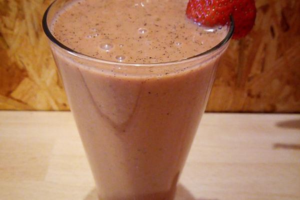 Vegan Strawberry Frappé
