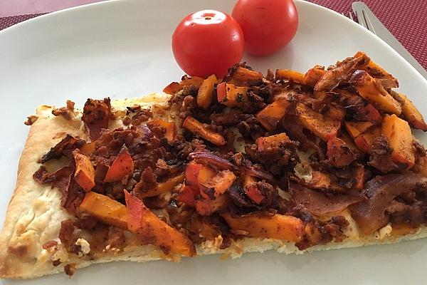 Vegan Tarte Flambée with Pumpkin, Leek and Carrot