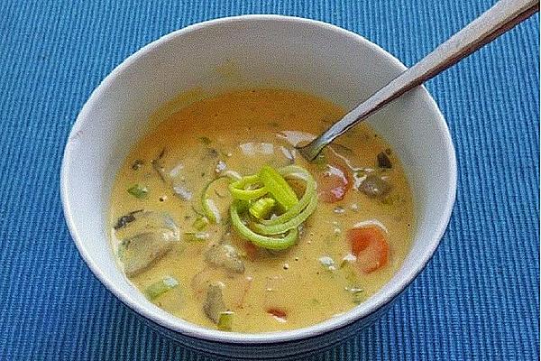 Vegetable Curry with Peanut and Coconut Milk