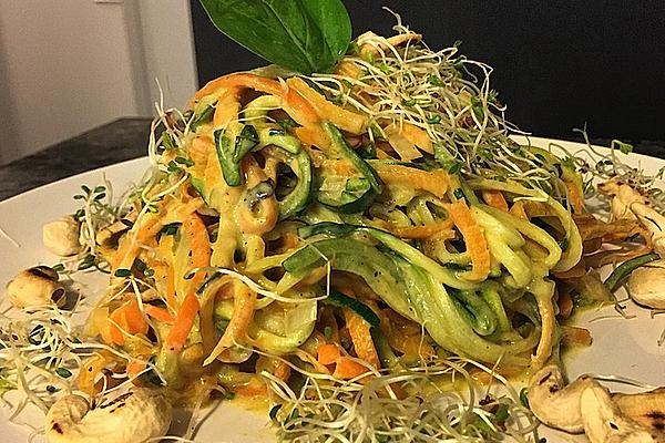 Vegetable Noodles with Cashew and Avocado Sauce