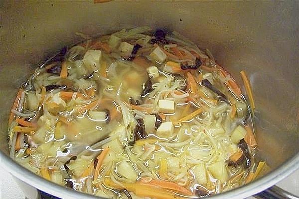 Vietnamese Sour Spicy Soup, Vegetarian Option