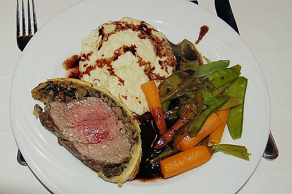 Wellington Beef Fillet with Potato – Celery Puree,