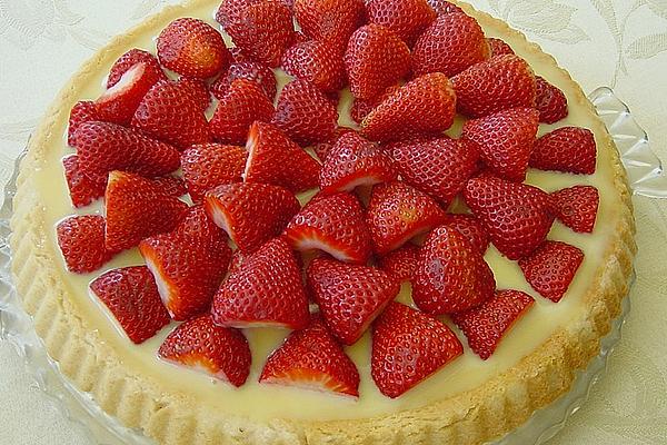 White Chocolate Cake with Strawberries