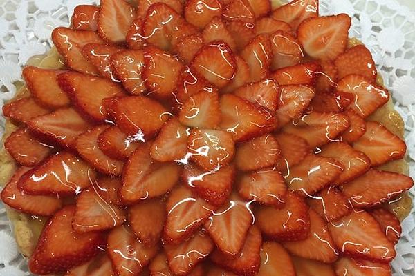 White Chocolate – Strawberry Cake