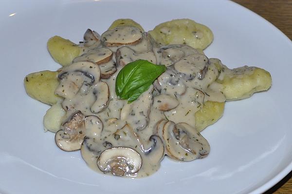 Wild Garlic Gnocchi with Fine Mushroom and Leek Cream Sauce