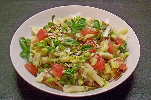 Winter Salad with Chicory and Fruits