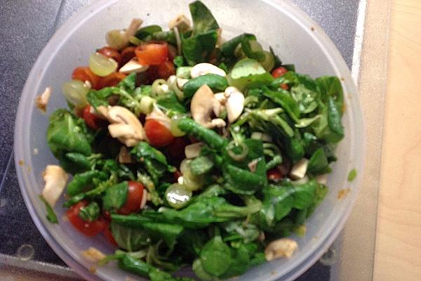 Winter Salad with Grapes