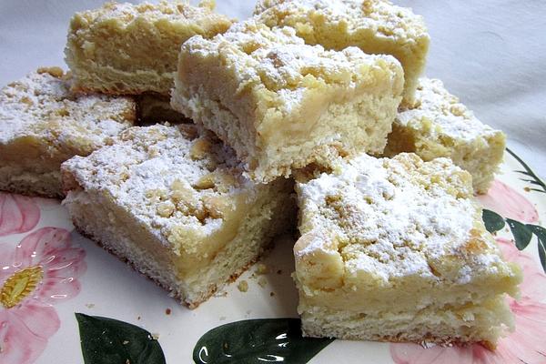 Yeast Crumble Cake Made from My Grandma`s Recipe