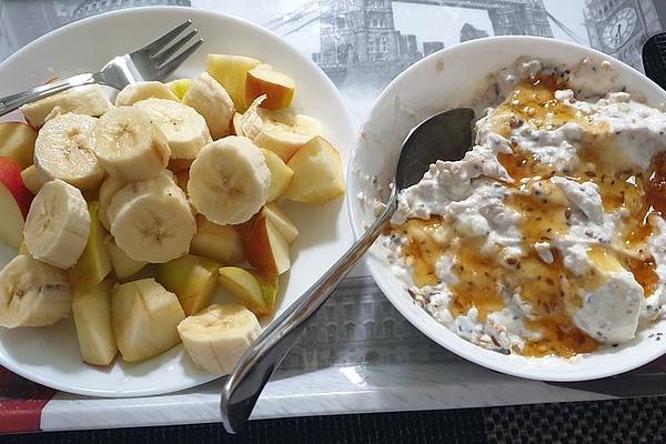 Yogurt with Oatmeal, Chia and Flax Seeds