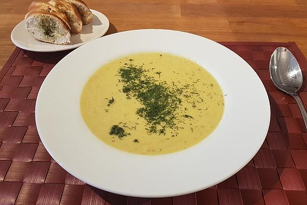 Zucchini Cream Soup with Mango and Shrimp