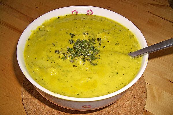Zucchini Curry Coconut Soup