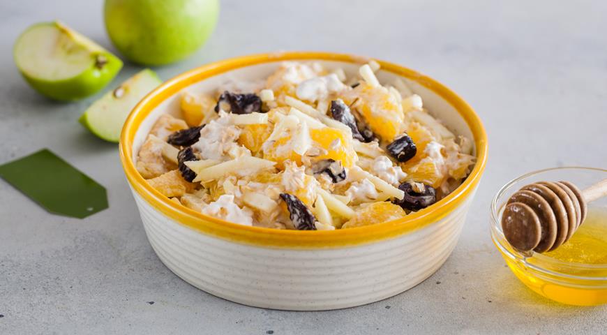 Fruit Salad with Oat Flakes