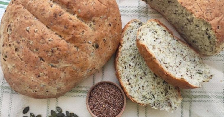 Homemade Bread with Flax and Pumpkin Seeds According to Mom’s Recipe
