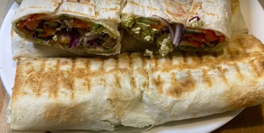 Homemade Shawarma with Chicken and Vegetables
